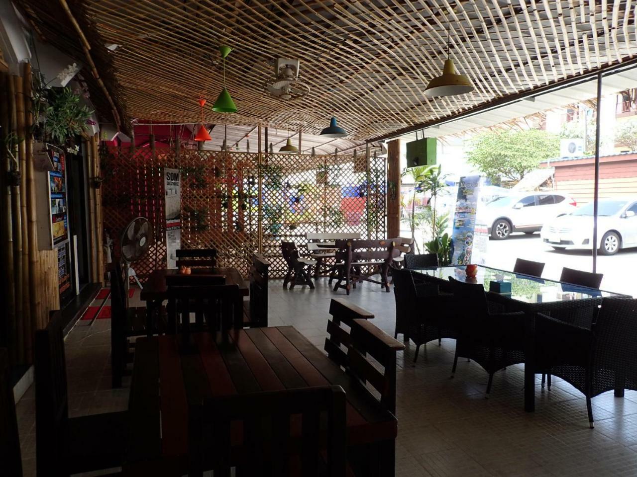 Som Guesthouse Patong Екстериор снимка