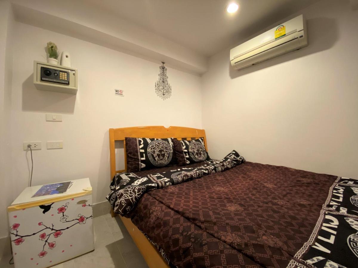 Som Guesthouse Patong Екстериор снимка