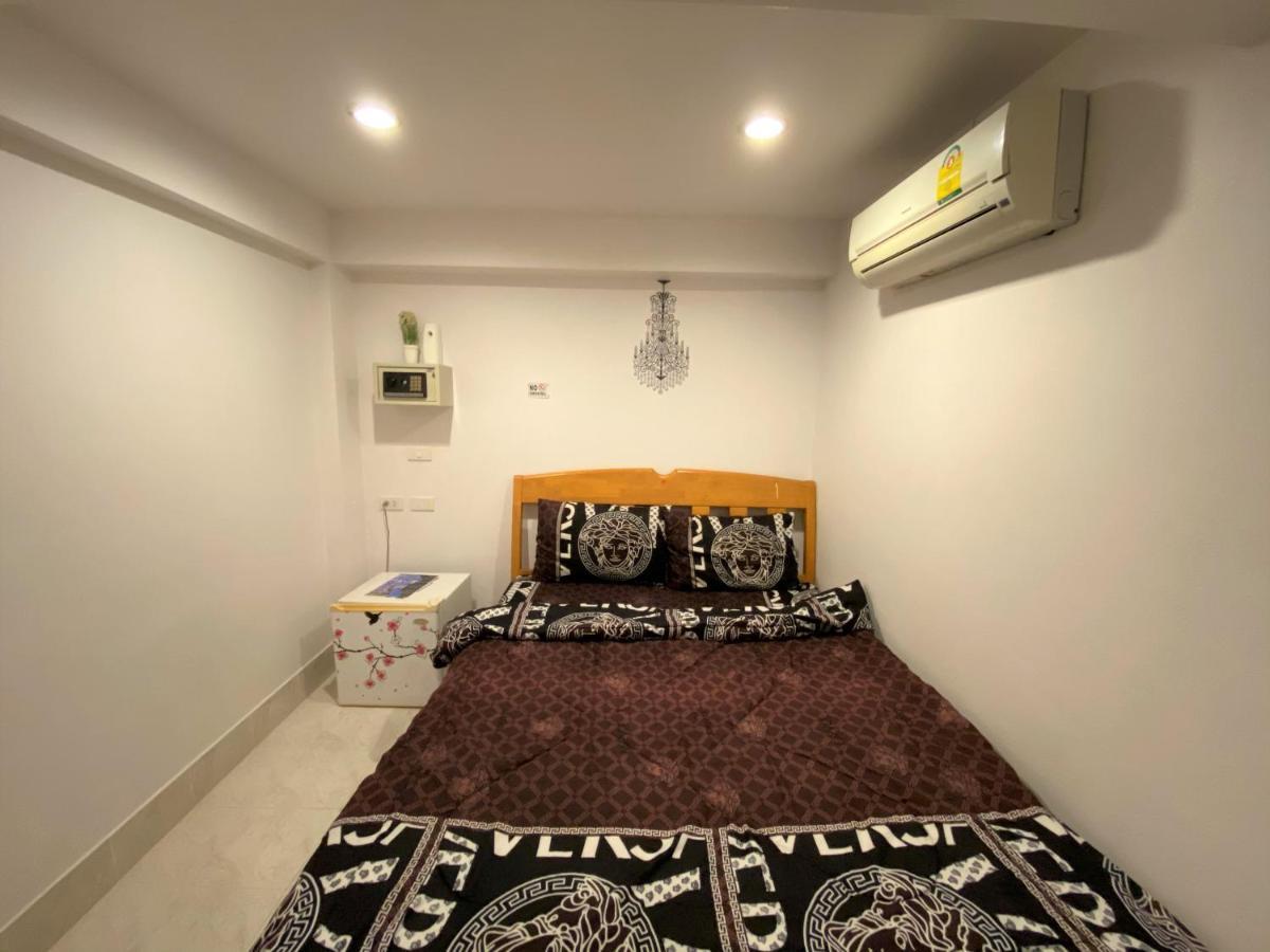 Som Guesthouse Patong Екстериор снимка