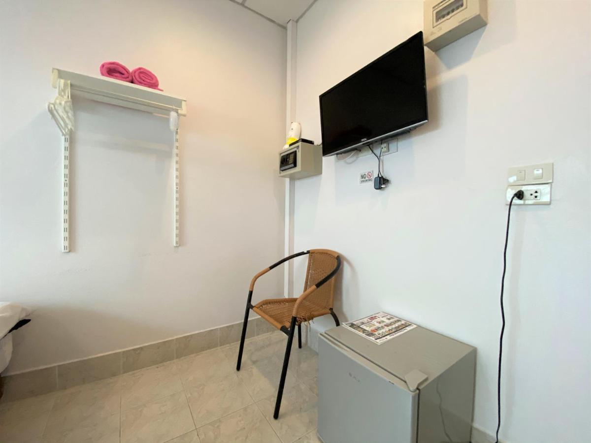 Som Guesthouse Patong Екстериор снимка