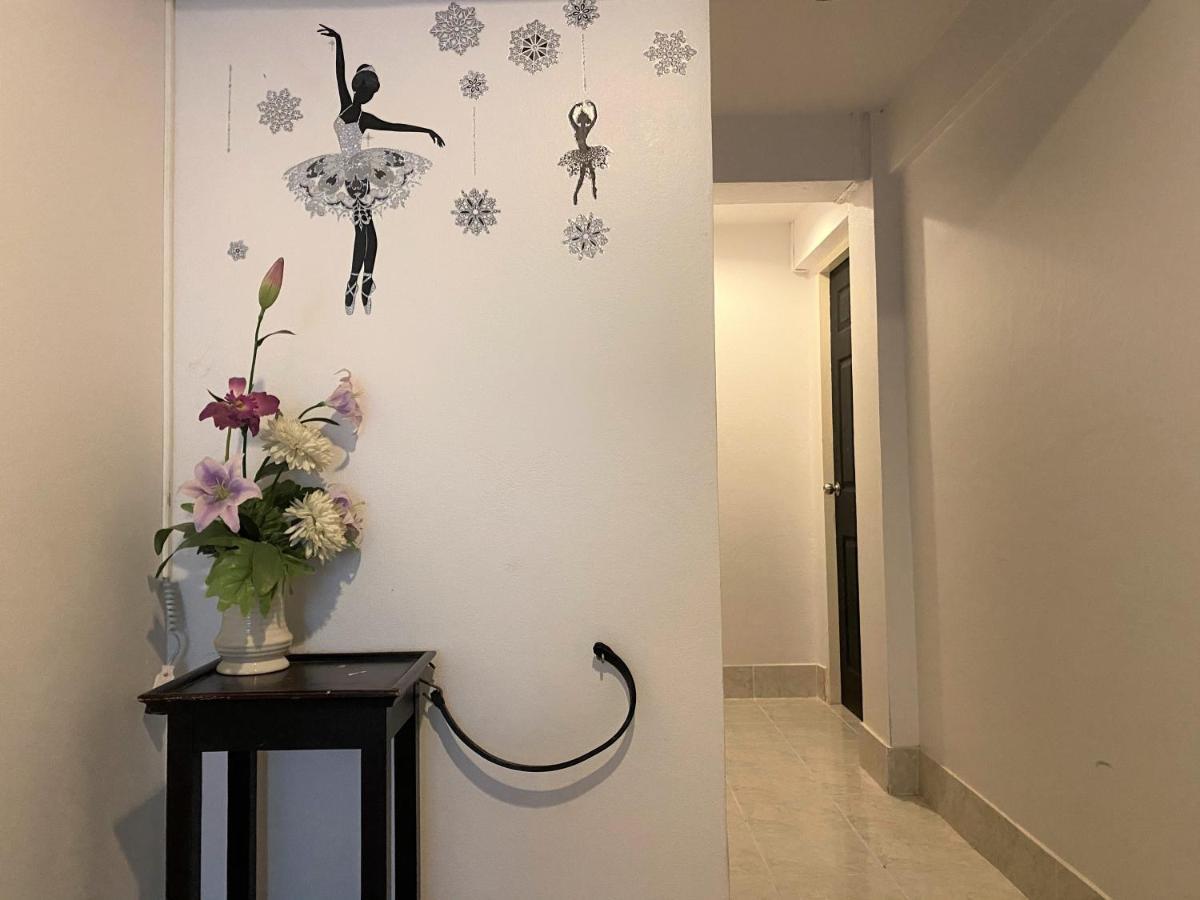 Som Guesthouse Patong Екстериор снимка
