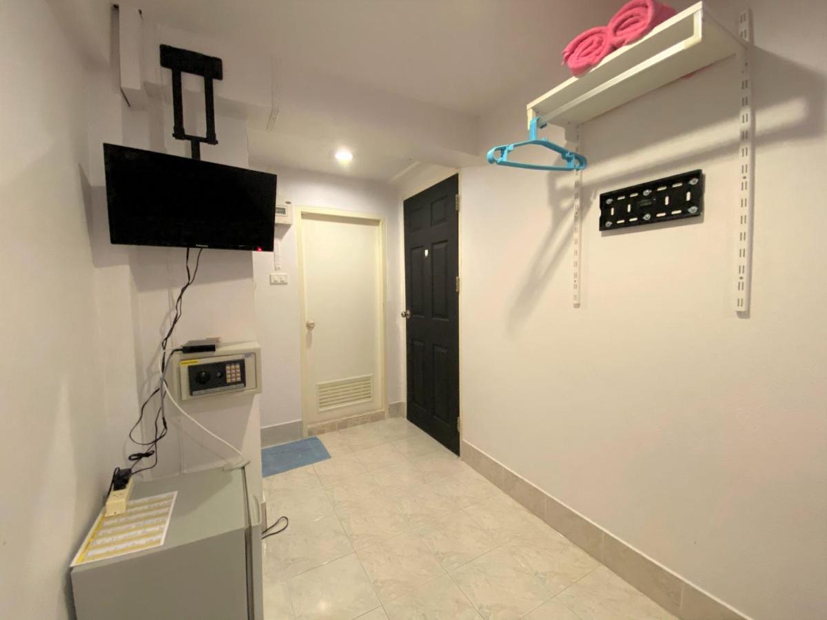 Som Guesthouse Patong Екстериор снимка